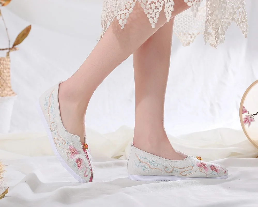 

Балетки женские с вышивкой, модные холщовые винтажные дышащие балетки на плоской подошве, хлопковая обувь с китайской вышивкой, без застежк...