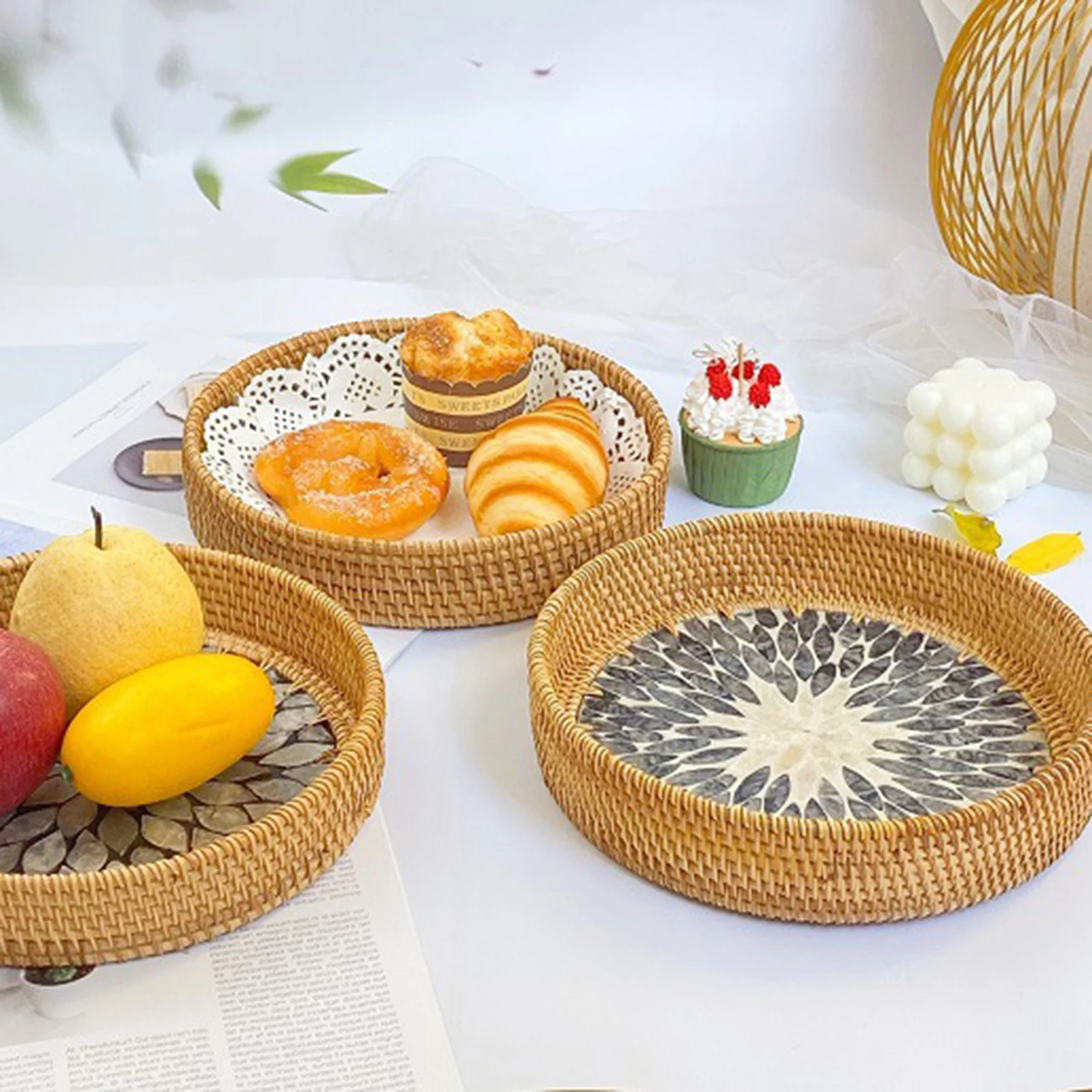 

Bamboo Storage Basket Snacks Holder Serving Tray Straw Woven Case Round Hand-woven Rattan Crafts Universal Living Room Fruit Box