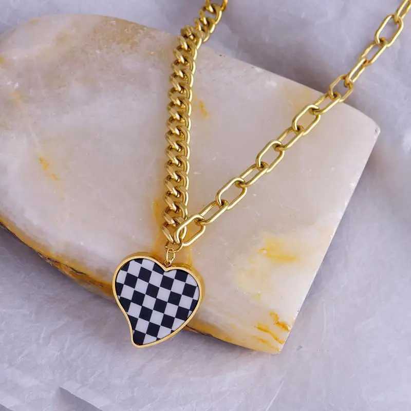 

XIYANIKE 316L Stainless Steel New Trend Romantic Lattice Heart Pendant Necklace Chain For Women Gift Fashion Jewelry Wholesale