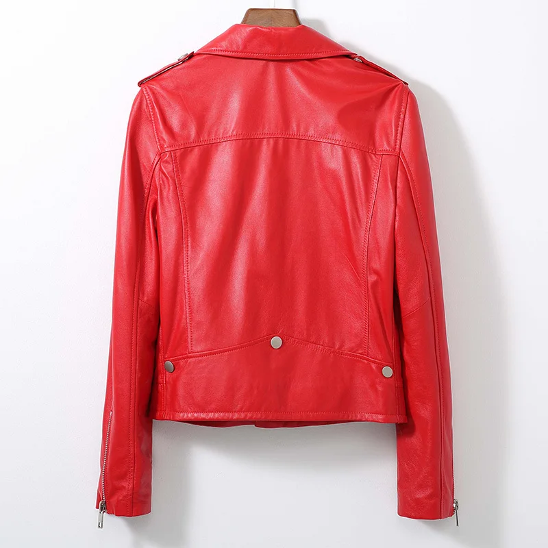 Женская кожаная куртка черная или розовая облегающая из натуральной овечьей