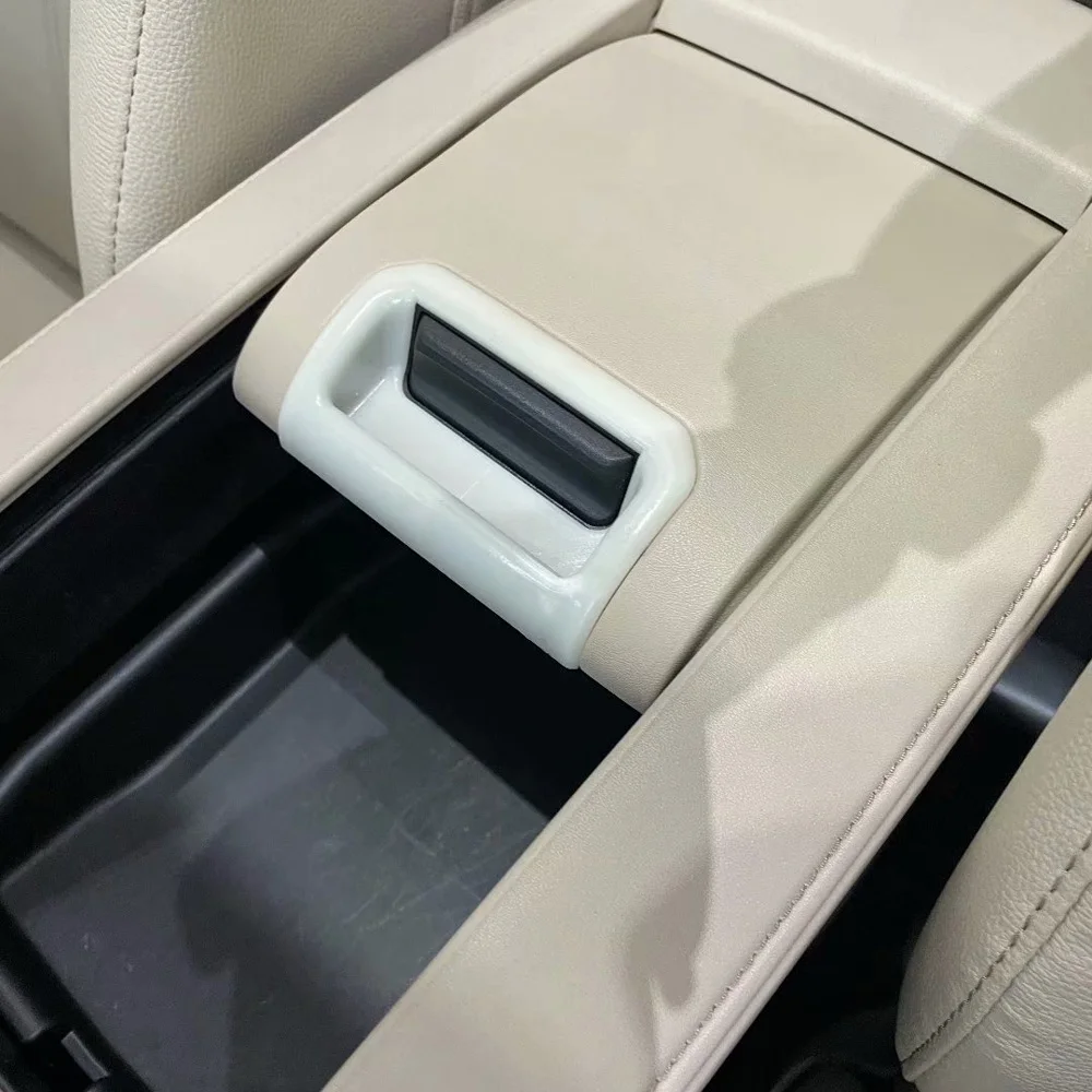 

Накладка на подлокотник для Toyota Highlander 2021 2022 ABS