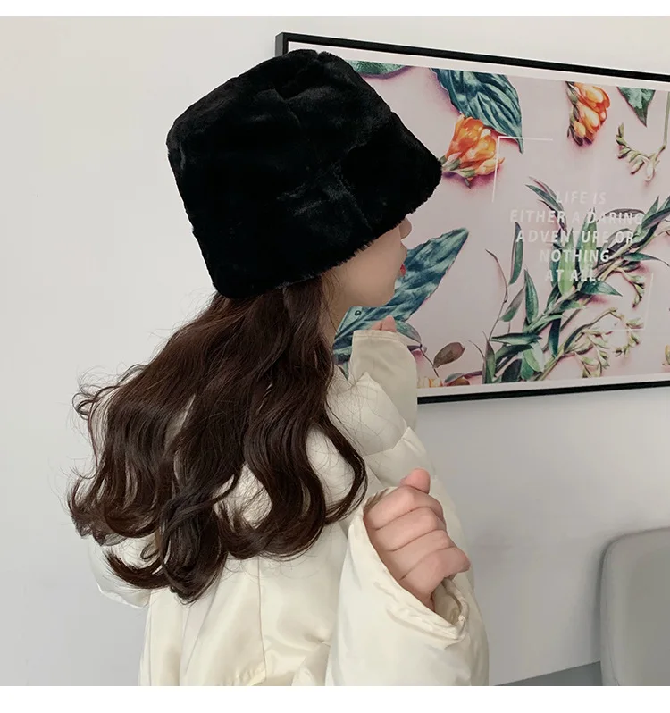 Осенне зимняя женская шапка из кроличьего меха с леопардовым принтом Bob