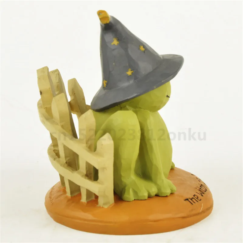 Фэн-шуй ведьма в фигурки лягушек талисман с черной шапкой сидя лесу сад Декор