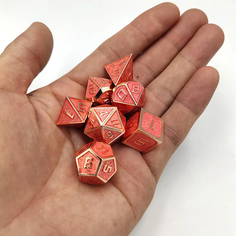 Новые высококлассные металлические полигедрические игральные кости