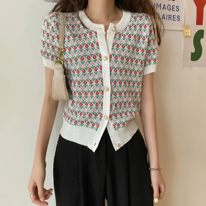 

2021 New Korean Summer O-Neck Slim Knitted Tops for Women Casul Short Sleeve Thin Sweater Cardigans Single-breasted Knit Tops
