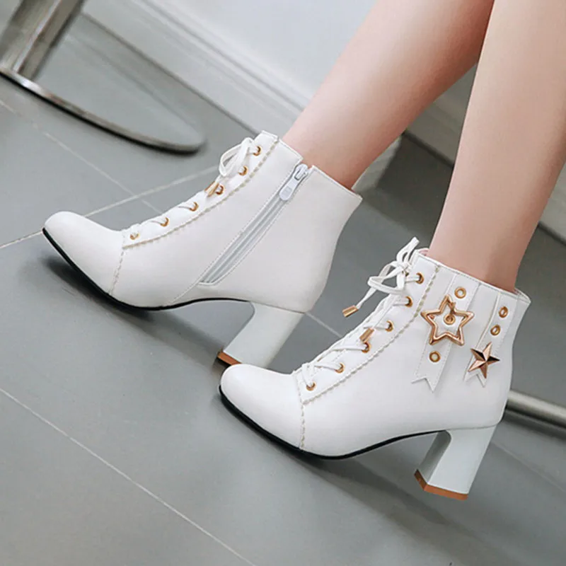 Женская обувь Новинка 2019 года Модные женские ботинки в европейском и