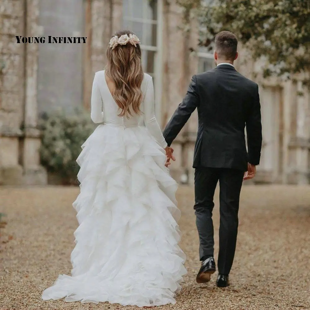 

Charming Ball Gown Wedding Dresses 2021 Long Sleeves Bridal Gown Button Back Scoop Court Train Simple White Plus Size Bride