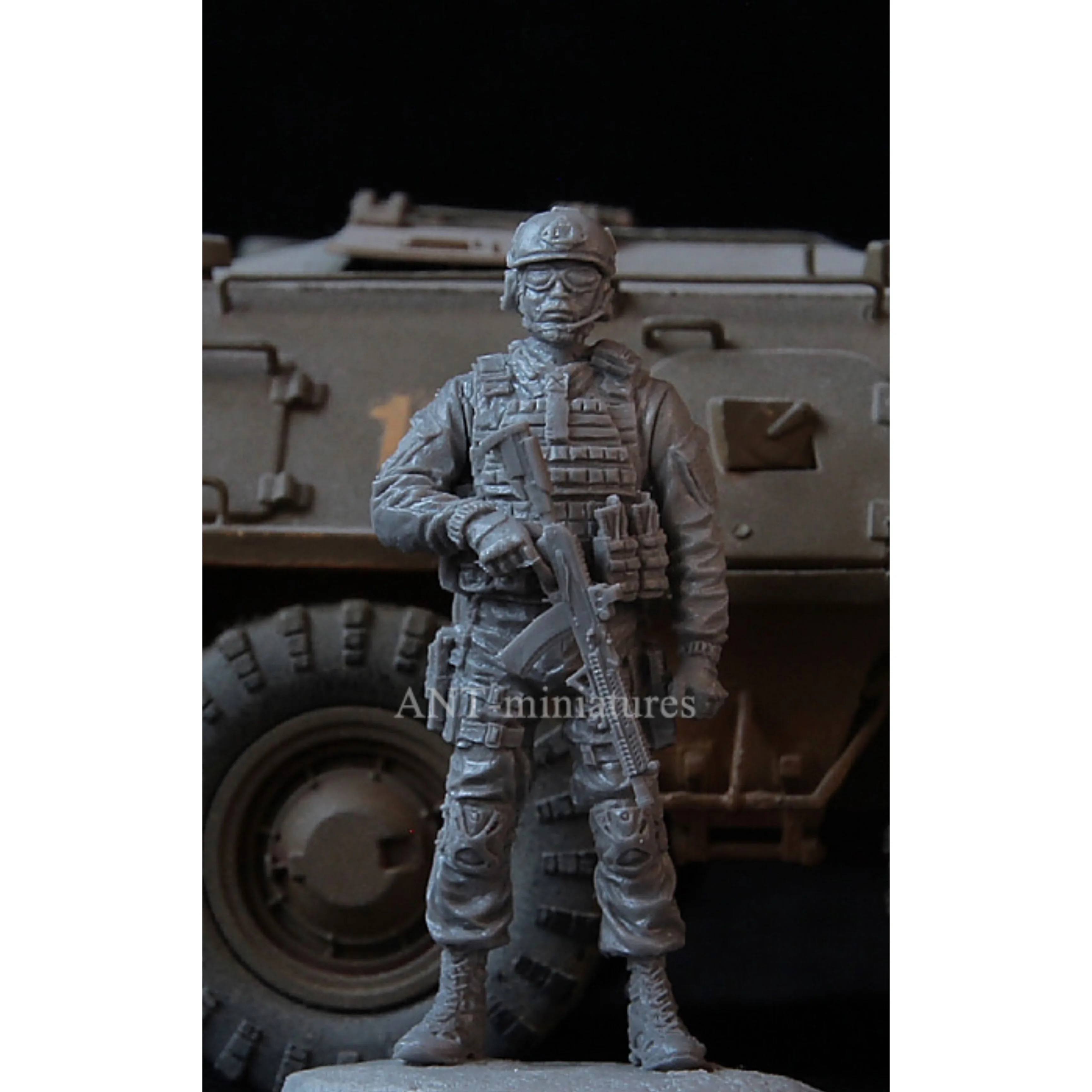 

1/35 Resin Model Figure GK , Unassembled and unpainted kit