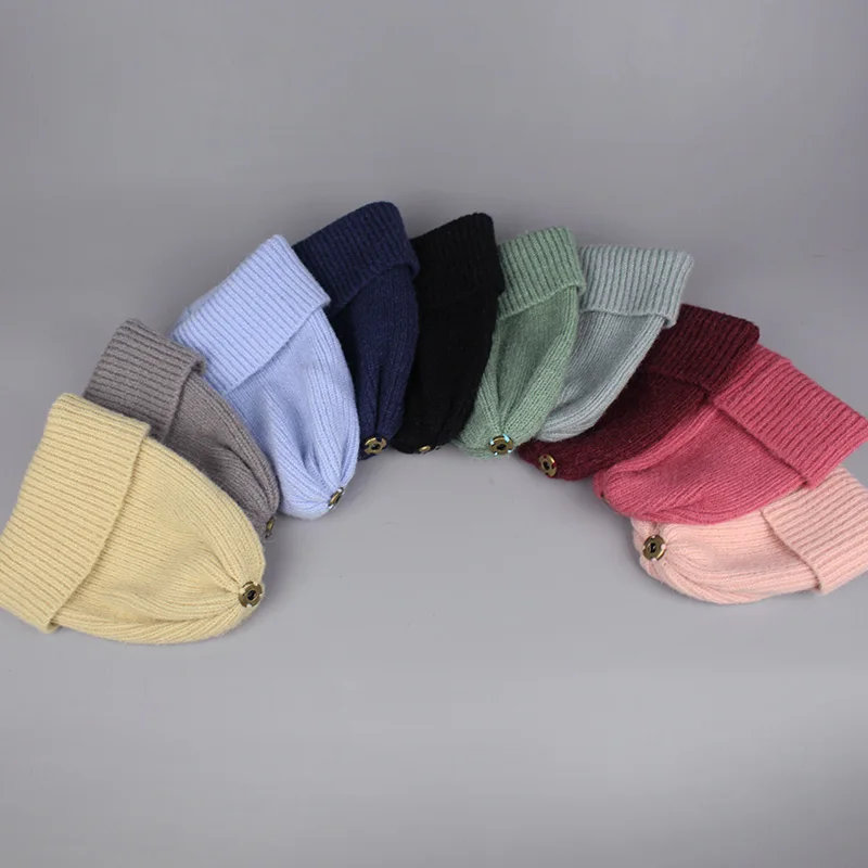 Набор женских и детских шарфов шапки с помпонами для вязания теплые