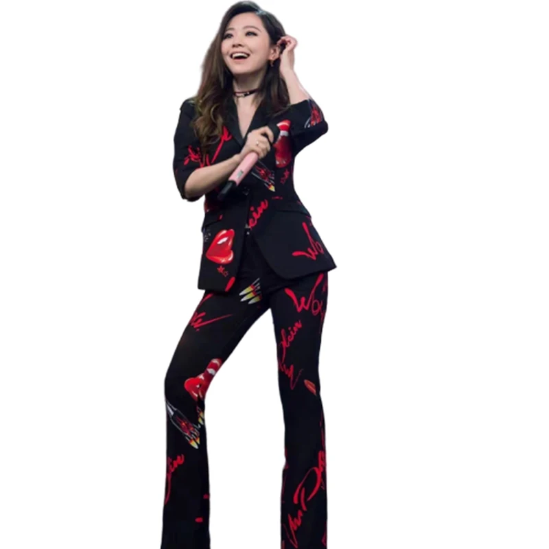 Женский брючный костюм с принтом в виде губ черный блейзер на одной