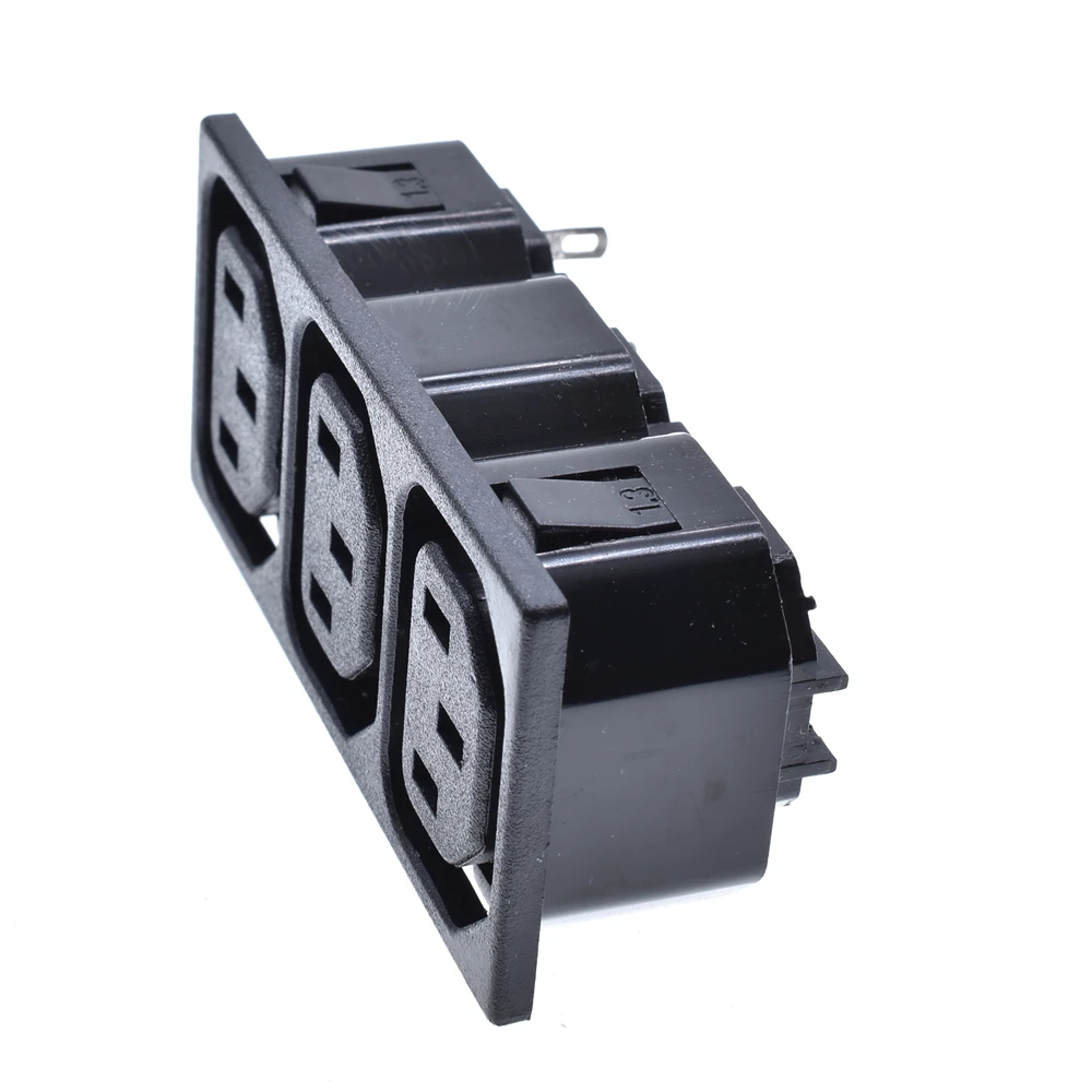 Производительная розетка IEC320-C13 гнездовая 3 контакта направления на входе