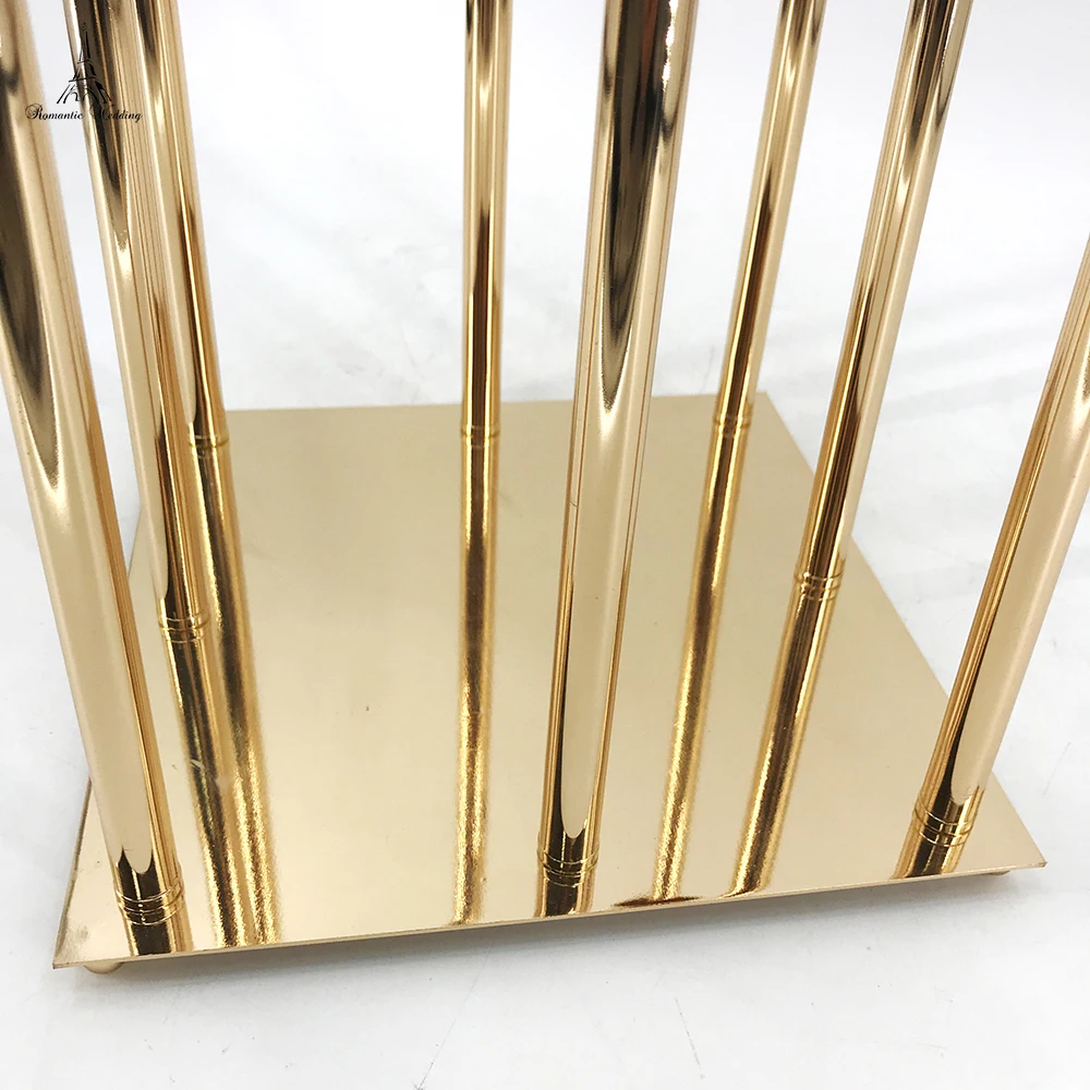 Металлический подсвечник с 8 насадками золотой со стеклянной крышкой