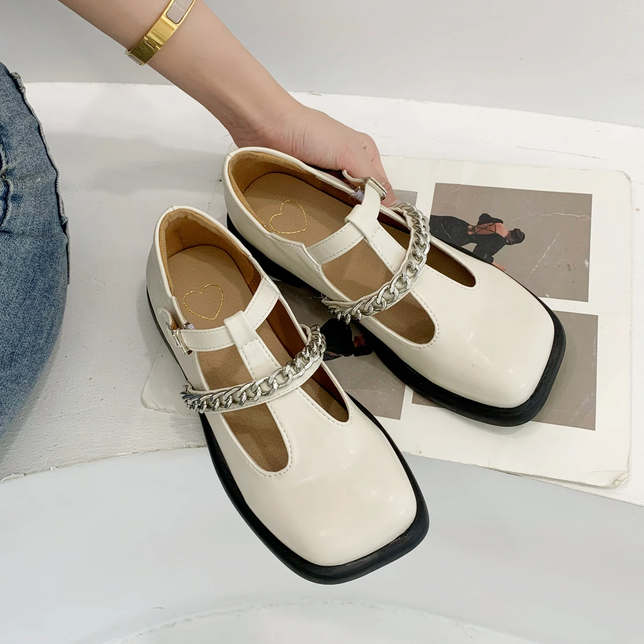 

2021 Summer New Fashion Chain Decorative Women's Sandals Temperament Single Shoes