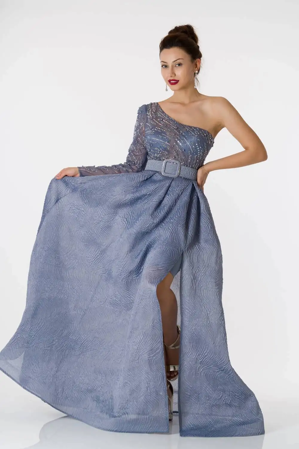 

Tek Kollu Kemerli Kabark ndigo Nian Elbisesi