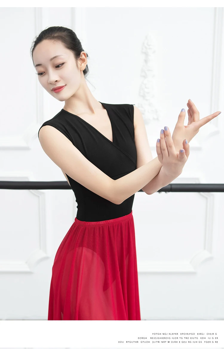 Купальник женский хлопковый без рукавов с V-образным вырезом | Тематическая