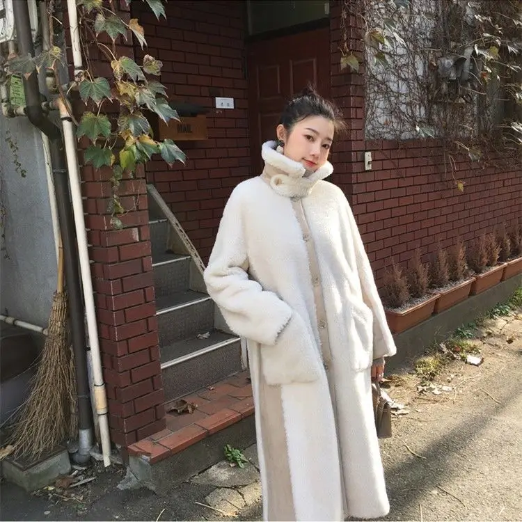 

Новинка 2021, зимнее женское пальто из искусственного меха, Повседневная Свободная длинная куртка из овечьего меха с воротником-стойкой, толс...