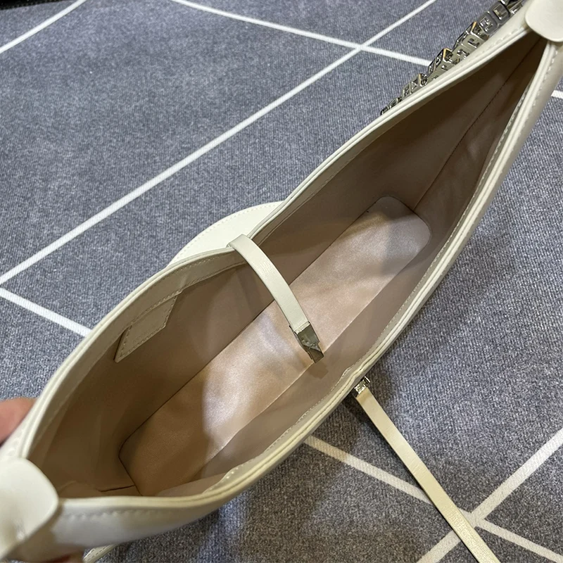 

Fashionable and versatile 2021 leather shoulder bag, chain, leather luxury handbag, V-shaped large capacity messenger bag