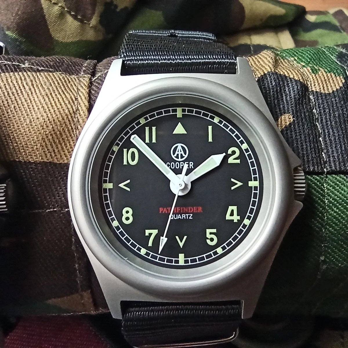 

Cooper Super Luminous Fine Steel Quartz Army Style Watch Waterproof 100M Diving Watch
