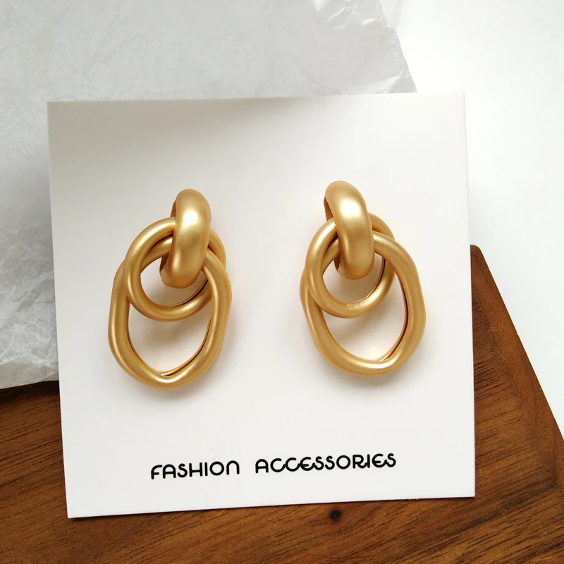 Женские крупные Винтажные серьги минималистичные металлические с закрученным