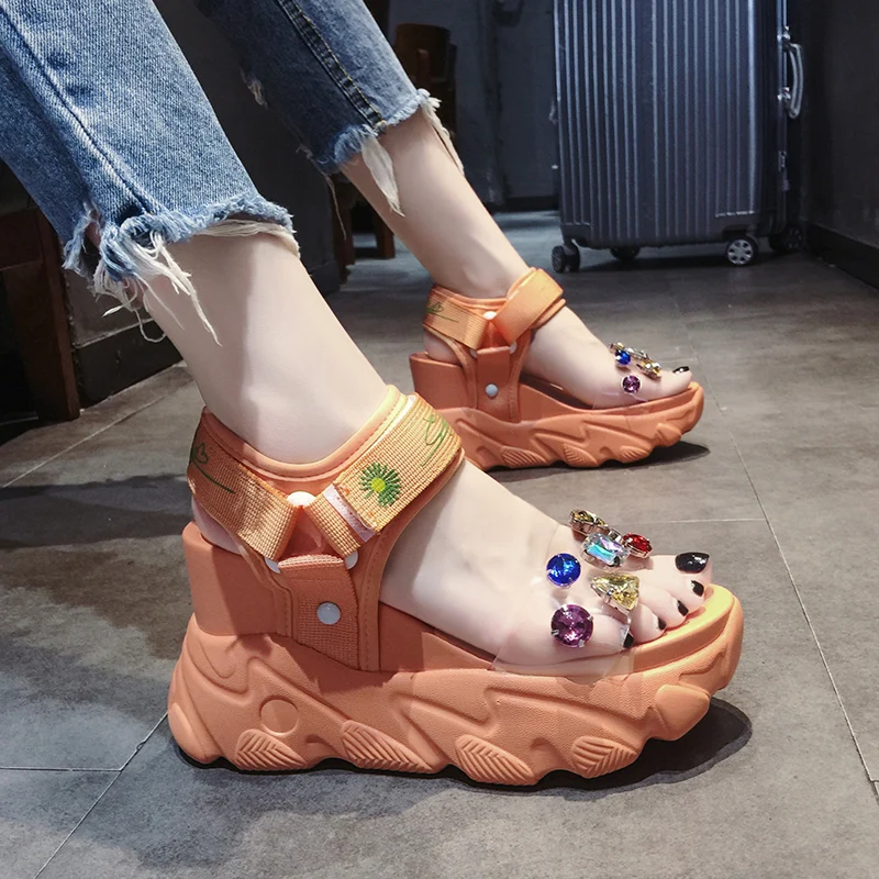 Женские босоножки на танкетке разноцветные сандалии с прозрачным ремешком и