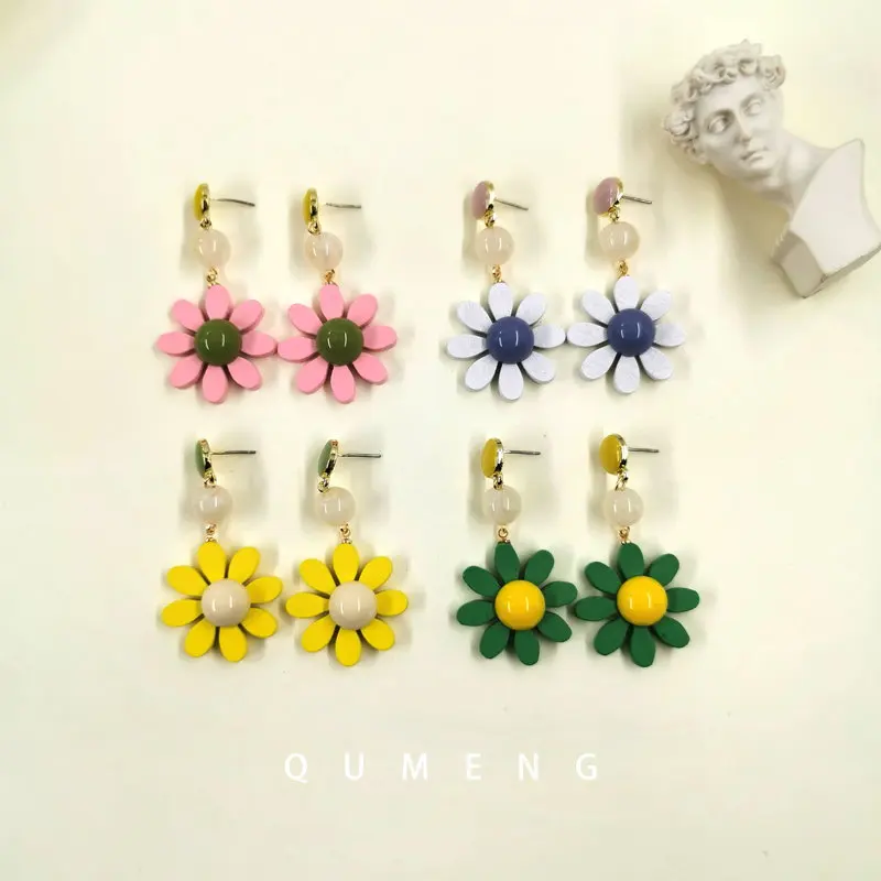 

QUMENG New Korean Acrylic Colorful Daisy Stud Earrings For Women Girls Flower Cute Fashion Yiwu Jewelry Wholesale