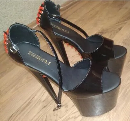 Пикантные босоножки на высоком каблуке 20 см с открытым носком красивые черные