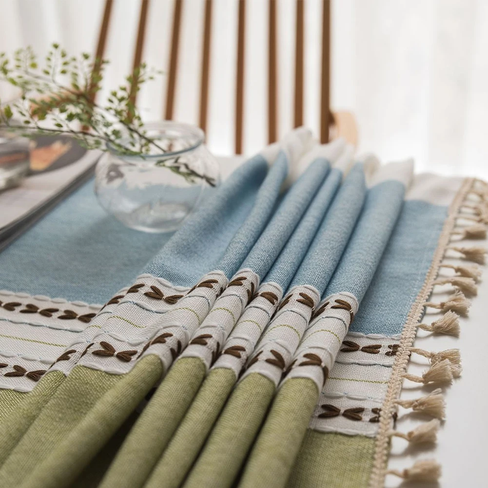 Клетчатая декоративная льняная скатерть с кисточками прямоугольная утолщенная