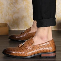 2019 spring autumn men formal wedding shoes luxury men business dress shoes men loafers pointy shoes with tassels flats slip on