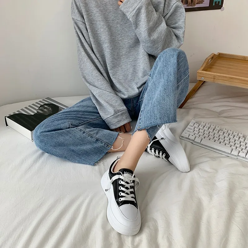 

White shoes with skirts, summer all-match platform shoes, thick bottom shoes, casual simple low-top sports shoes