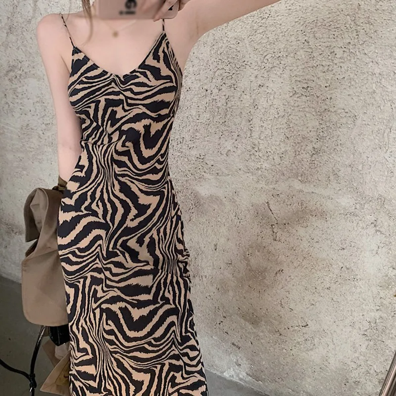 

Женское приталенное платье без рукавов, с V-образным вырезом