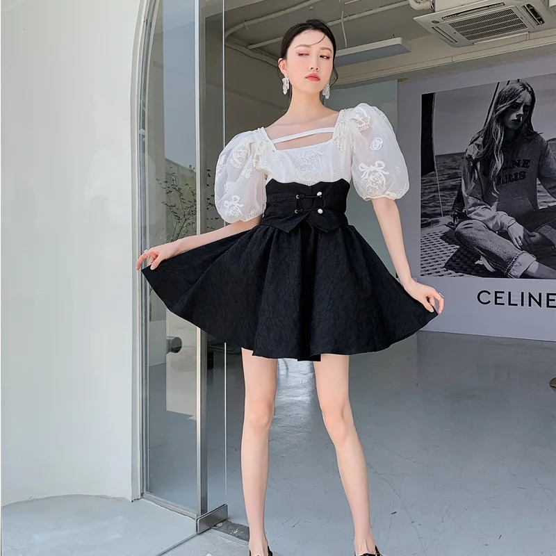 

Korejepo Women Dress 2021 Summer New Sweet Retro Fake Two Black and White Stitching Puff Sleeve Square Collar Waist Short Dress