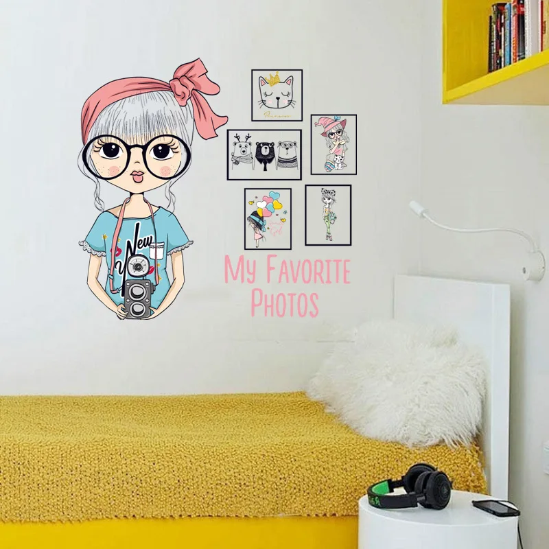 

Fashion Take Photos Girl Cartoon Wall Sticker for Girls Bedroom Decoration Decals Living Room Decor Teen Aesthetic Posters