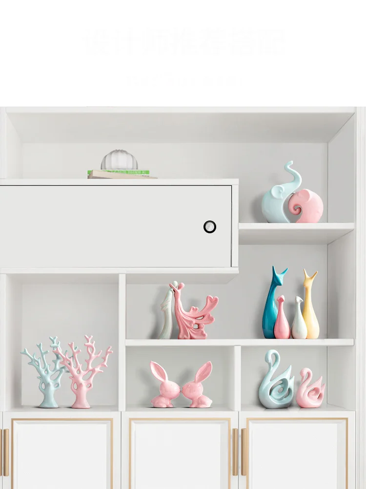 Современная розовая и зеленая керамическая статуя с животными оленем русалкой