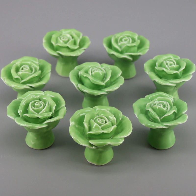 8 штук фурнитуры зеленой керамической розовой цветочной ручки шкафа с выдвижной ручкой и винтами.