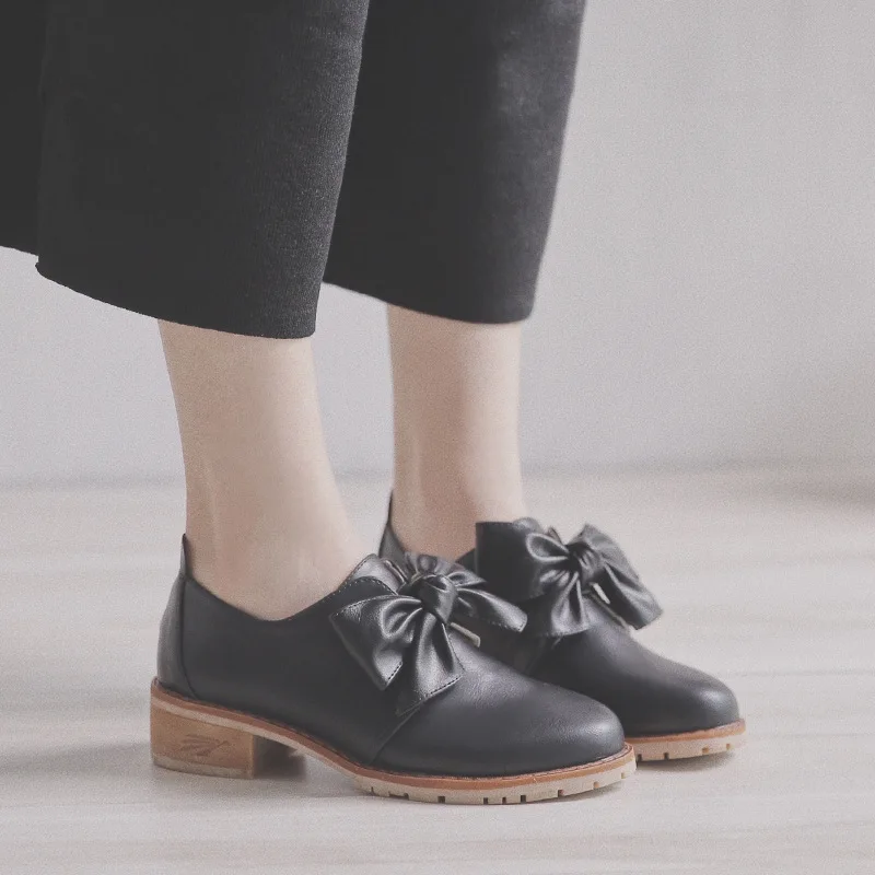 Туфли на среднем каблуке для студентов узкие простые высоком большие