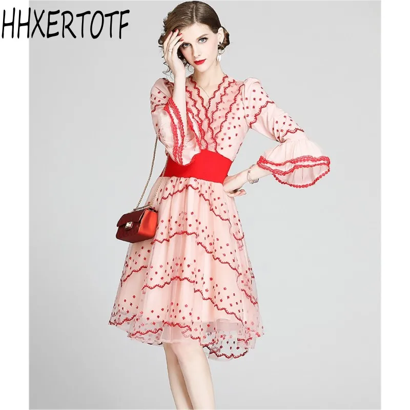 Женское Сетчатое платье с цветочной вышивкой кружевное до колена расклешенным