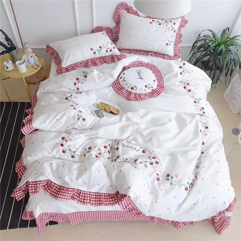 

J2 J/6/7Pcs luxury Egypt cotton strawberry Bedding Set Embroidery Ruffles Duvet cover set Bed Sheet Pillowcases Queen King Size