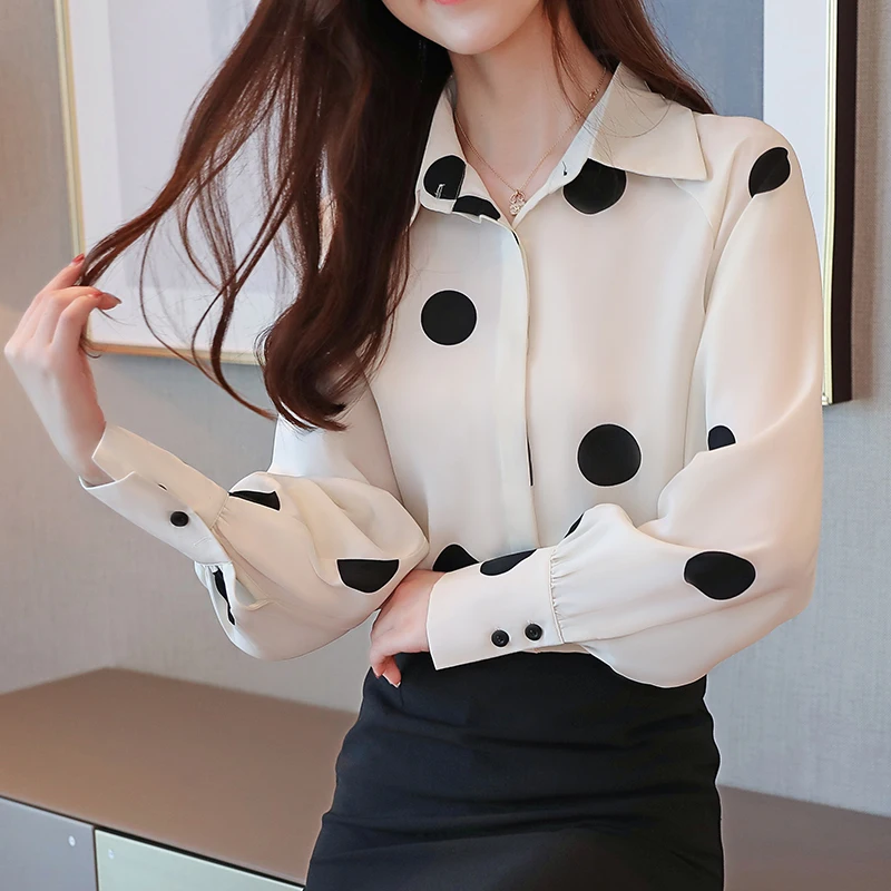 Блузка женская с длинным рукавом топ свободного покроя в горошек на осень |