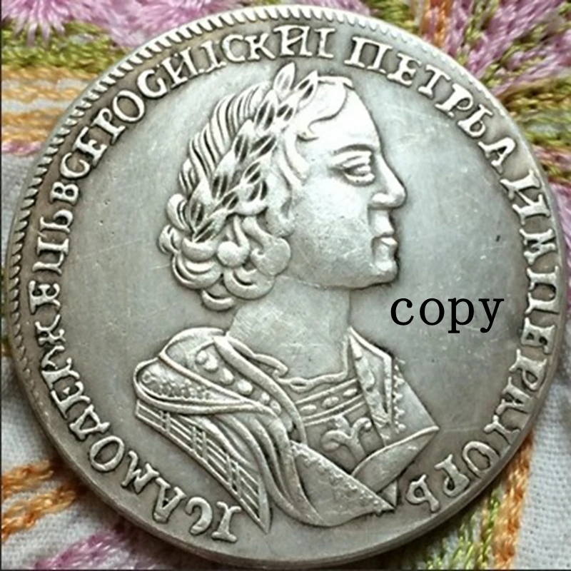 Назовите императора изображенного на монете впр. Монета рубль 1725 самодержец Всероссийский Петра Император. Назовите изображённого на медали императора 1724.