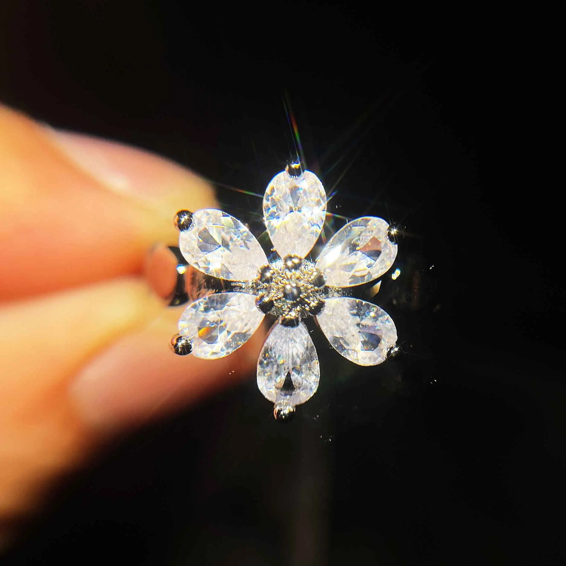 

2021 Luxury Flowers Ring for Women Female Cute Finger Rings Romantic Birthday Gift for Girlfriend Fashion Zircon Stone Jewelry