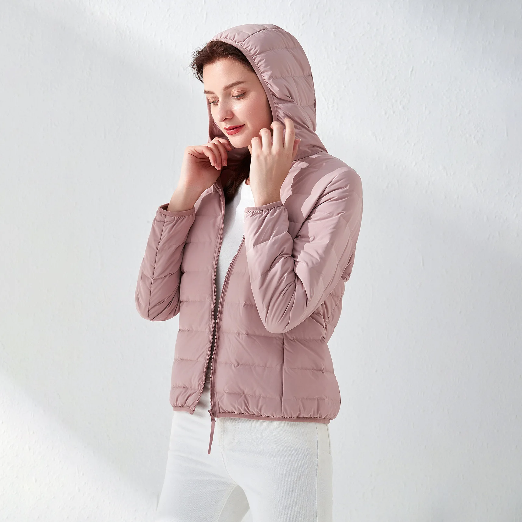 Новинка 2020 тонкий пуховик с капюшоном женская короткая зимняя куртка XL 928 |