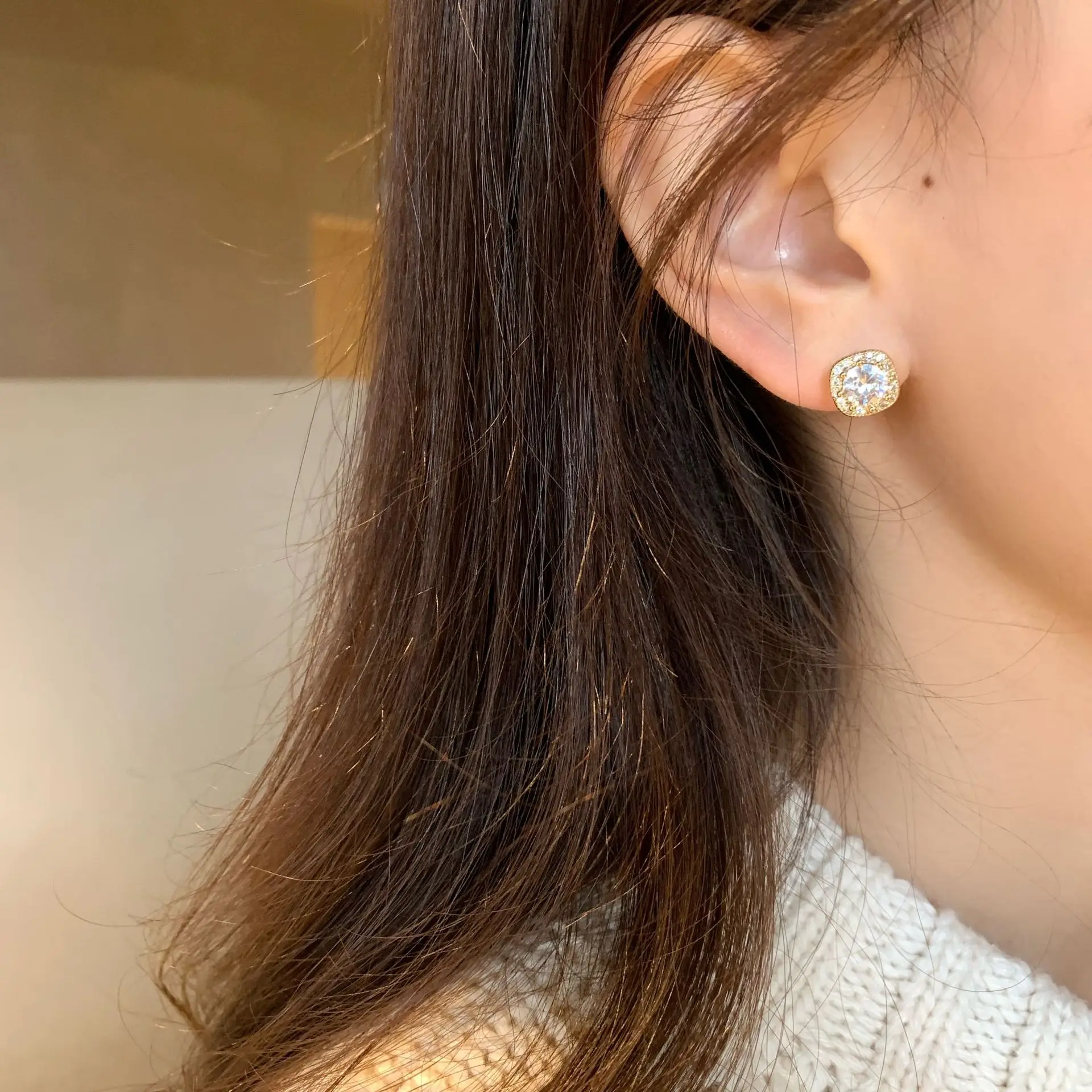 

14K Gold with 925 Silver Needle Hypoallergenic New Fashion Minimal Design Micro Inlaid Zircon Earrings