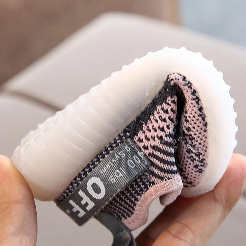 

2021 Spring and Autumn New Children's LED Light-on Breathable Children's Shoes Girls' Running Shoes Boys Soft Bottom Luminous