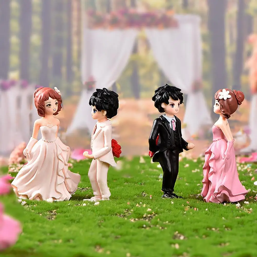 

2Pcs Couple Figurines Compact Vivid Plastic Fairy Garden Lover Miniature Couple Dolls Wedding Accessories