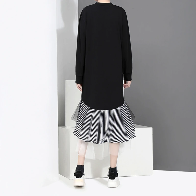 TWOTWINSTYLE гофрированное лоскутное Сетчатое платье в полоску для женщин с круглым