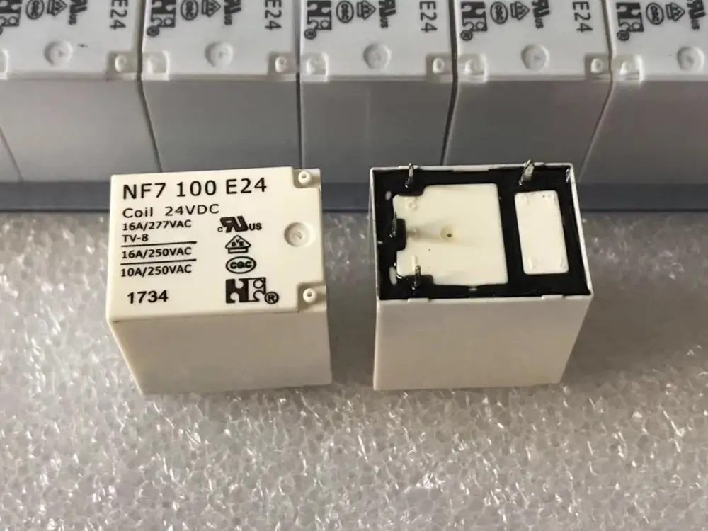 HF152F-024-1HS HF152F-005-1HS HF152F-012-1HS NF7100E24 HF152F-012-1Z реле мощности 20A 250VAC 4 контакта |