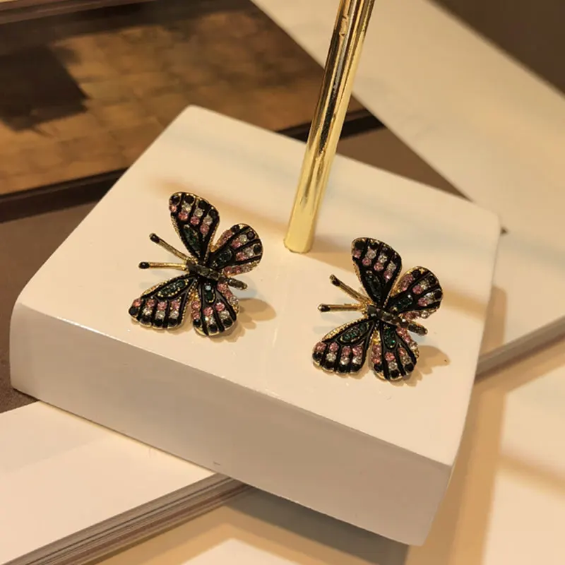 Женские серьги в виде бабочек|Серьги-гвоздики| |