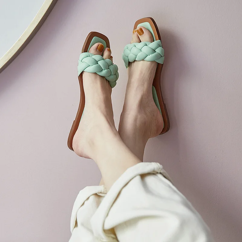 

2020 summer new simple personalized color matching sandals square flat heel comfortable casual fashion women's shoes