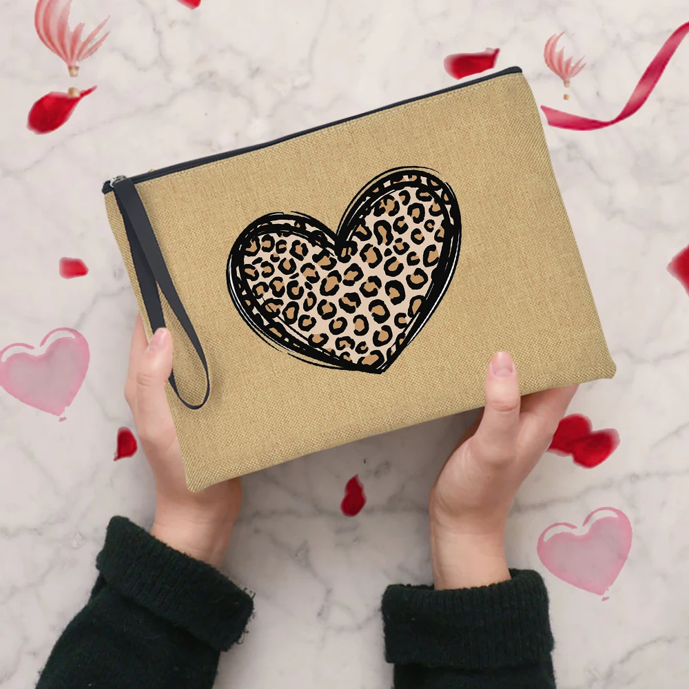 

Леопардовый женский льняной клатч в форме сердца, модная повседневная Сумочка для макияжа, косметичка, дорожная сумка для помады, подарки на день Святого Валентина