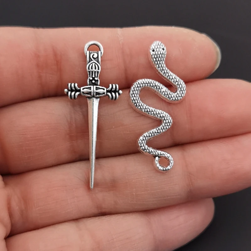 10 шт. смешанный кинжал и Змея Кристалл Подвеска Шарм меч готический вампира альтернатива готической ведьмы